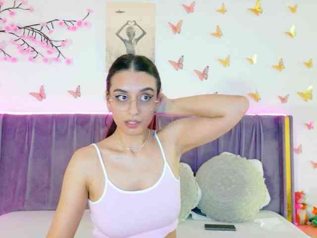 Lilithcapri7 webcam