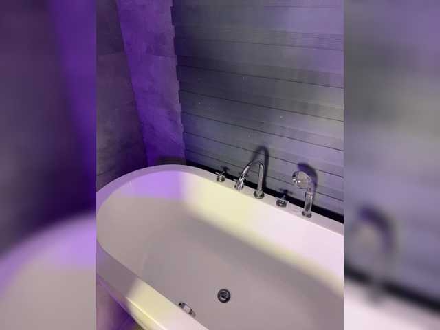 Opskira's BongaCams show and profile