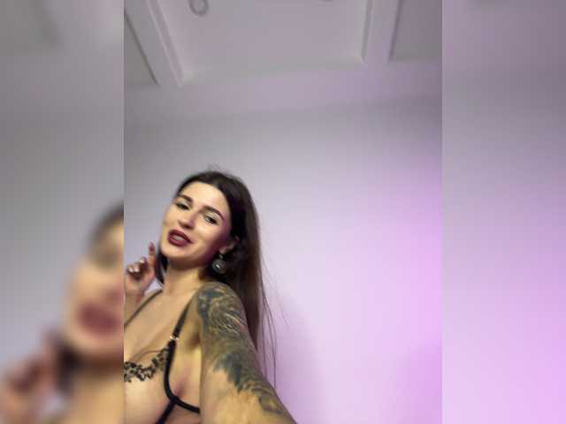 Opskira live cam on BongaCams