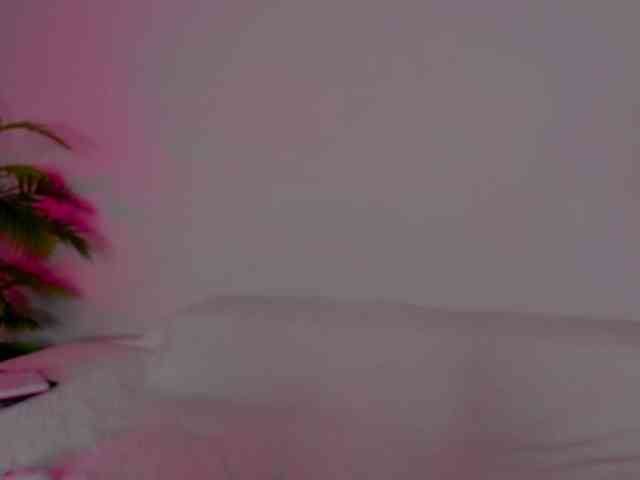 Oops_kiraa webcam