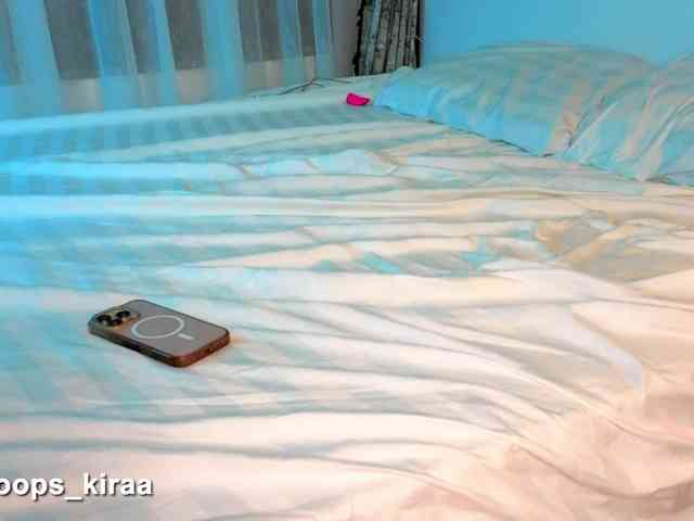 Oops_kiraa webcam