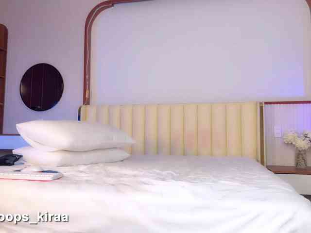 Oops_kiraa webcam