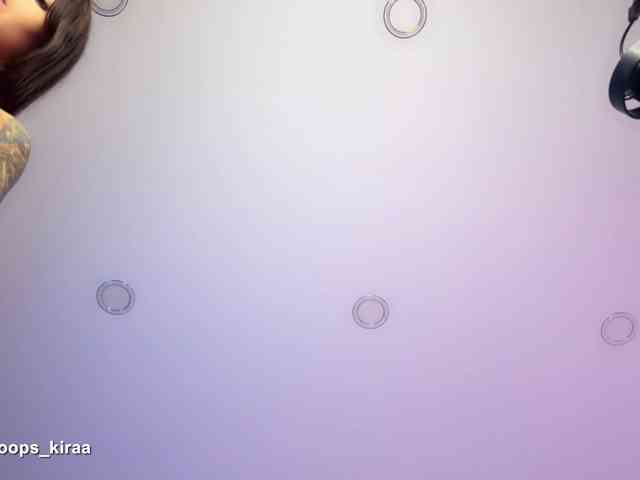 Oops_kiraa webcam