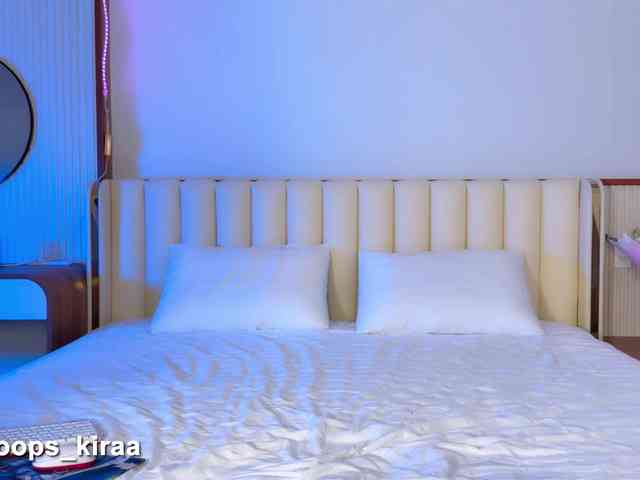 Oops_kiraa webcam