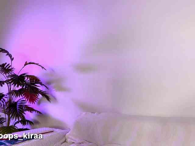 Oops_kiraa webcam