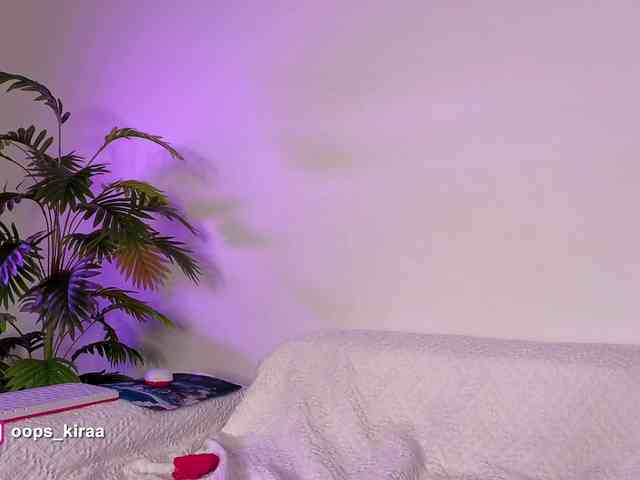 Oops_kiraa webcam
