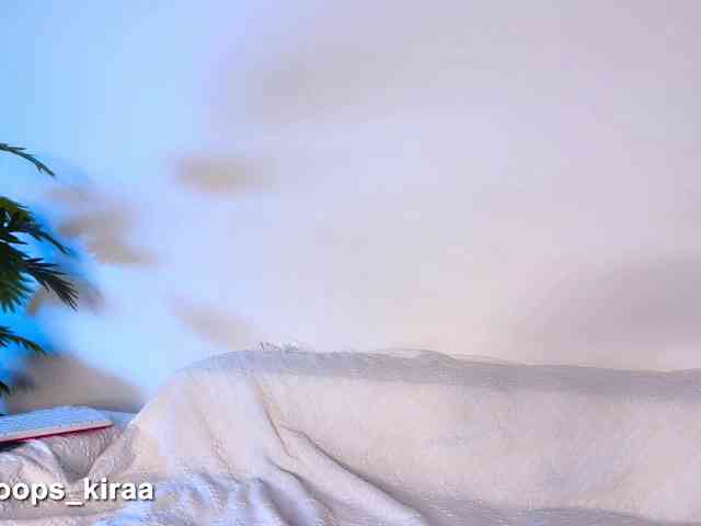 Oops_kiraa webcam
