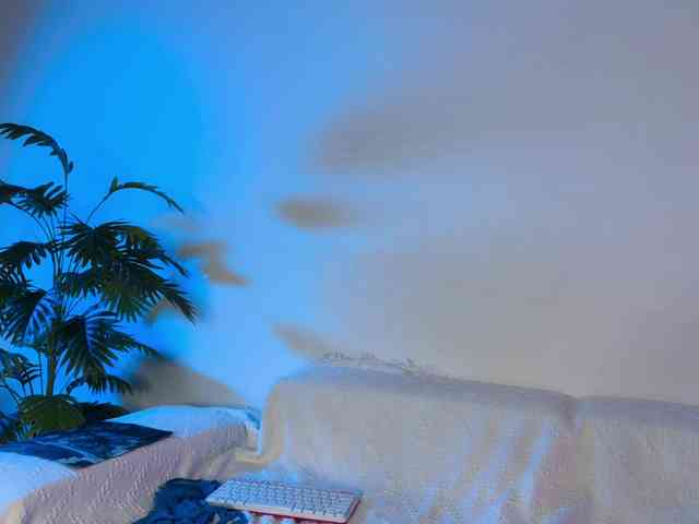 Oops_kiraa webcam