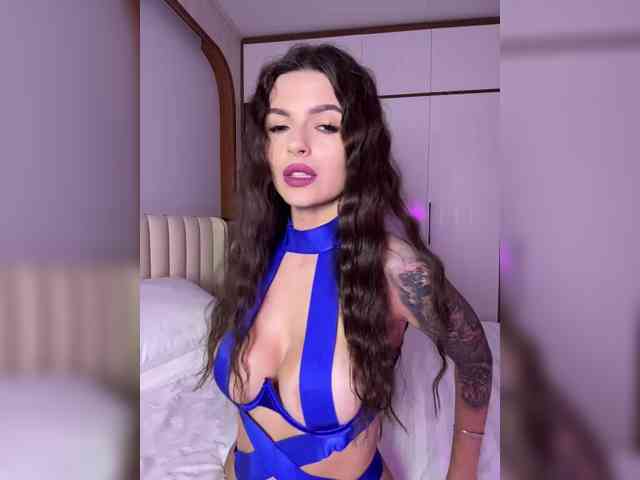 Oops_kiraa webcam