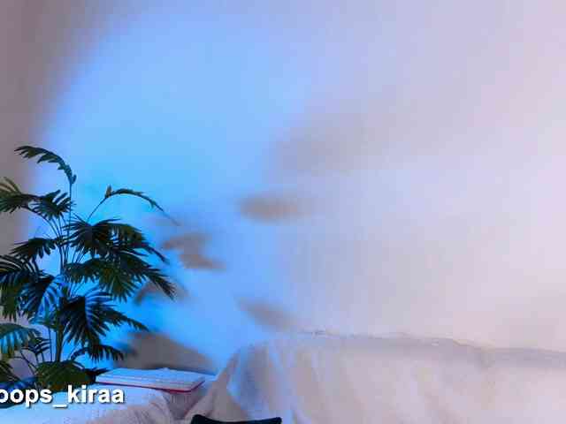 Oops_kiraa webcam