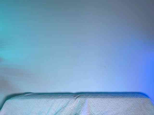Oops_kiraa webcam