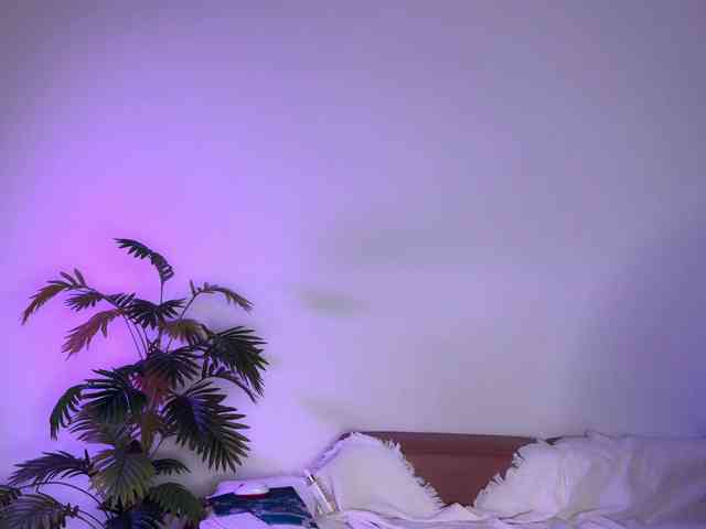 Oops_kiraa webcam