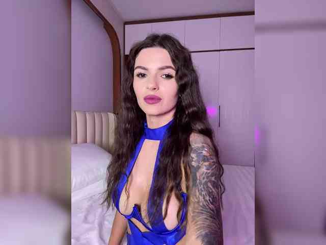 Oops_kiraa webcam