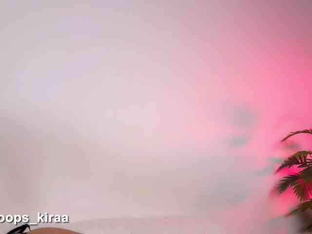 Oops_kiraa webcam