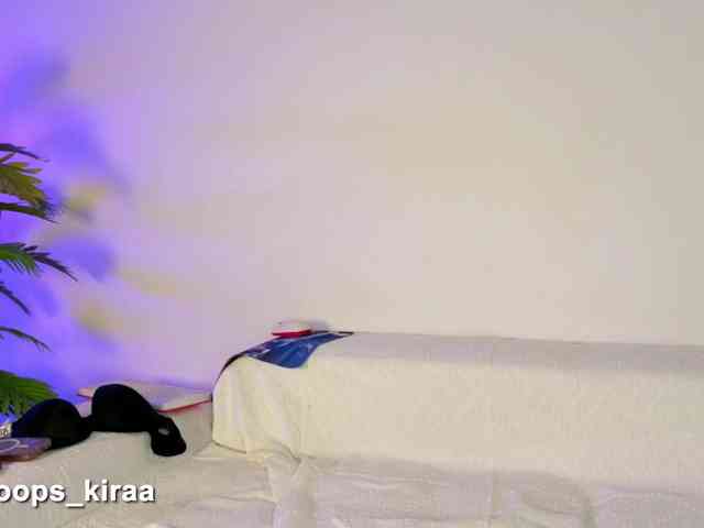Oops_kiraa webcam