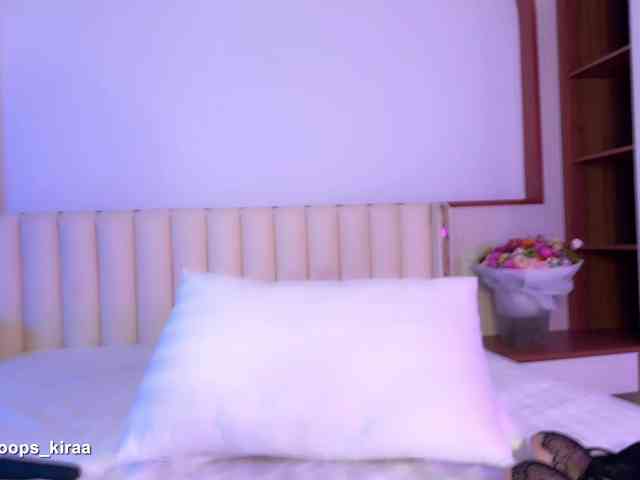 Oops_kiraa webcam
