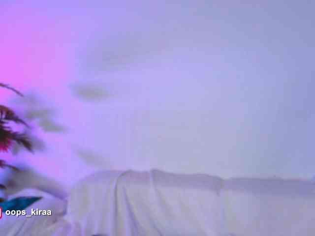 Oops_kiraa webcam