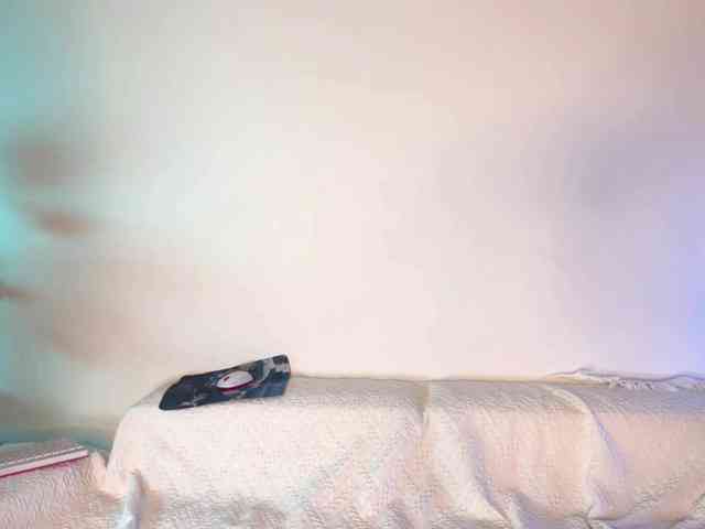 Oops_kiraa webcam