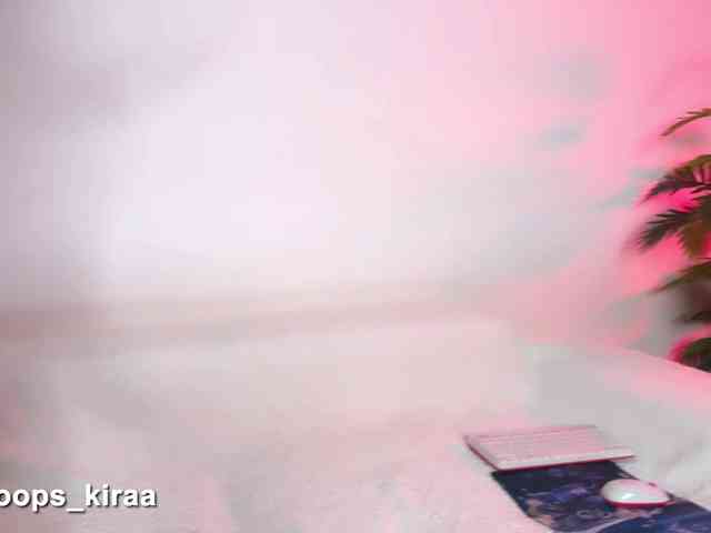 Oops_kiraa webcam