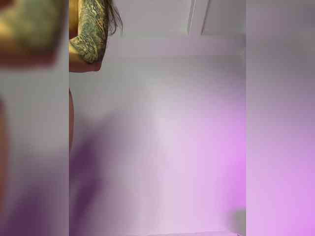 Oops_kiraa webcam