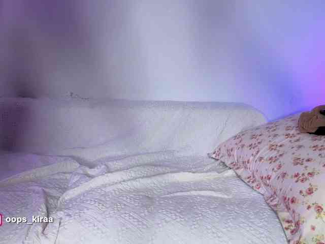 Oops_kiraa webcam