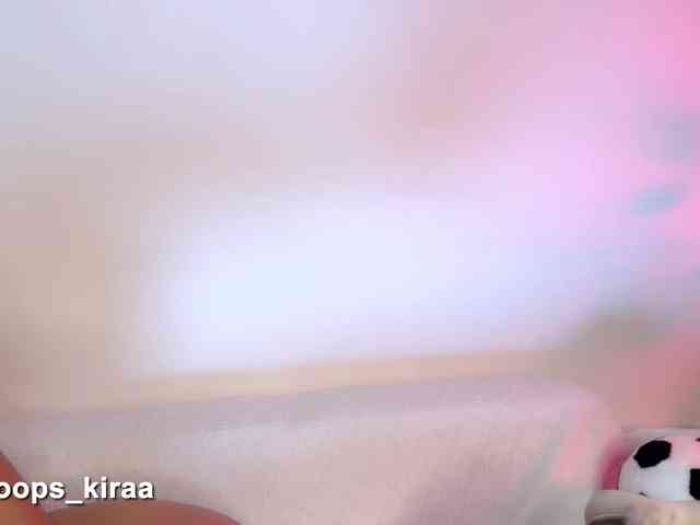Oops_kiraa webcam