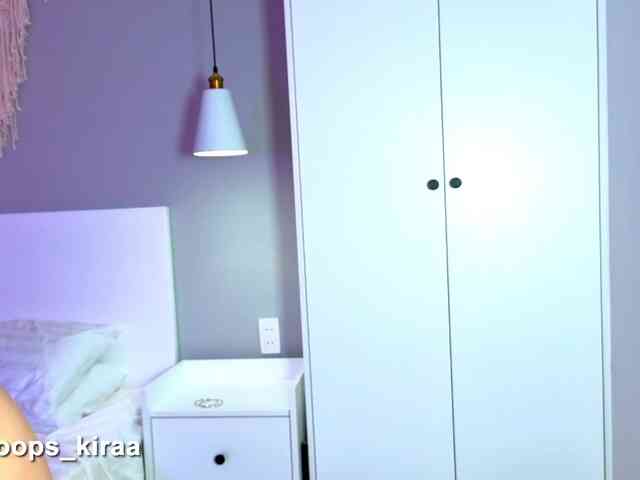 Oops_kiraa webcam