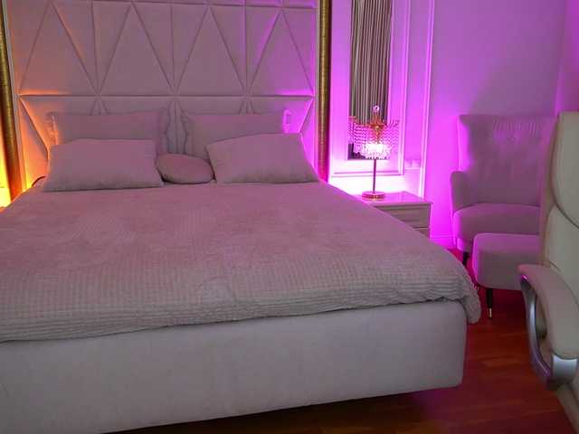 MilaSecret's BongaCams show and profile