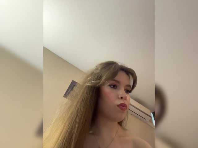 Live трансляция YourLadyyy - Runet.cam