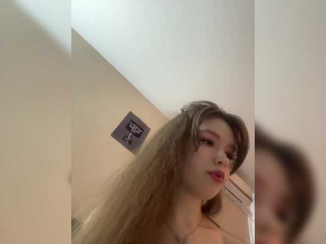 Live трансляция YourLadyyy - Runet.cam