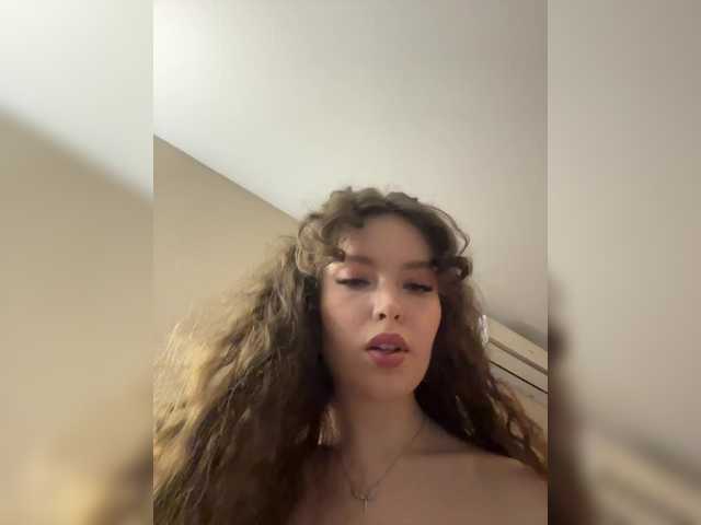 Live трансляция YourLadyyy - Runet.cam