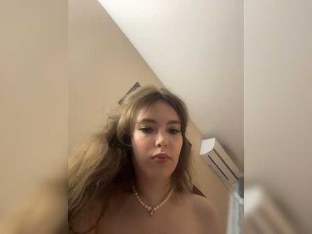 YourLadyyy live webcam show