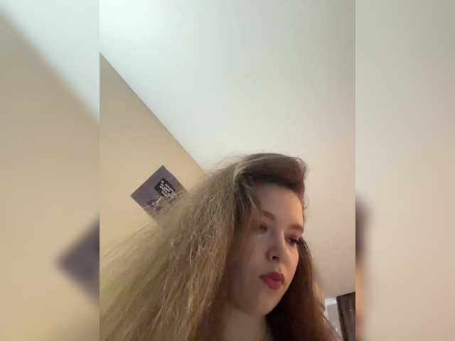 Live трансляция YourLadyyy - Runet.cam