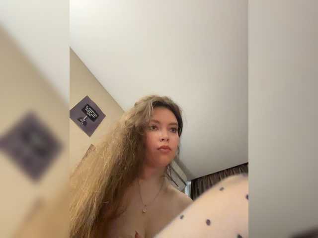 YourLadyyy live webcam show
