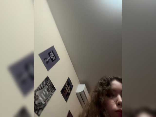 LadyEmily's BongaCams show and profile