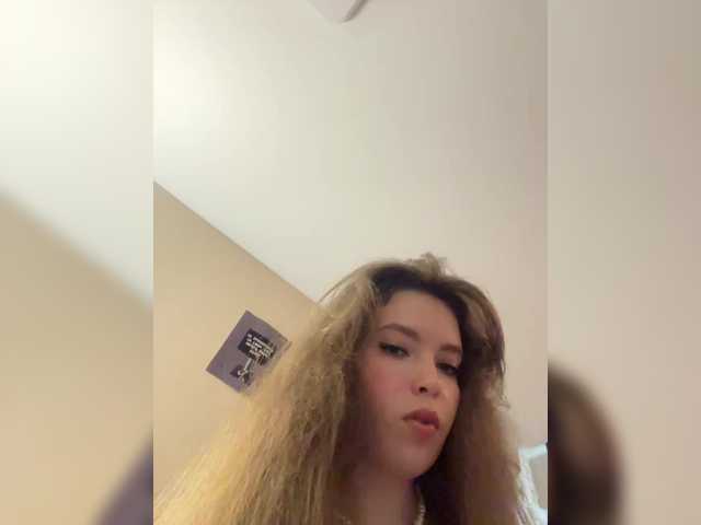 YourLadyyy live webcam show