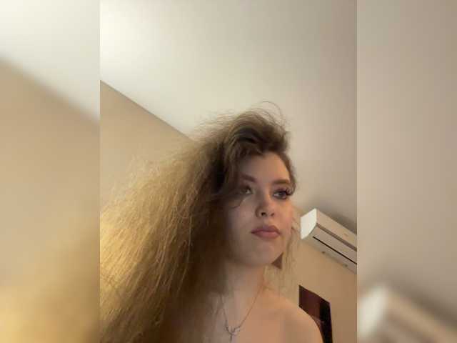 Live трансляция YourLadyyy - Runet.cam
