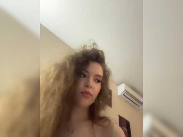 Live трансляция YourLadyyy - Runet.cam
