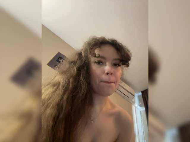 Live трансляция YourLadyyy - Runet.cam