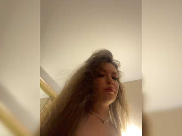 YourLadyyy live webcam show