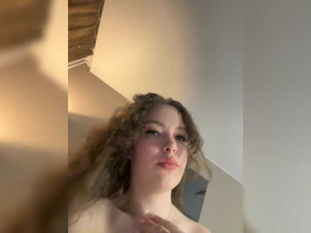 YourLadyyy webcam