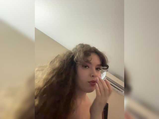Live трансляция YourLadyyy - Runet.cam