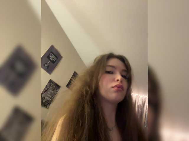 LadyEmily's BongaCams show and profile