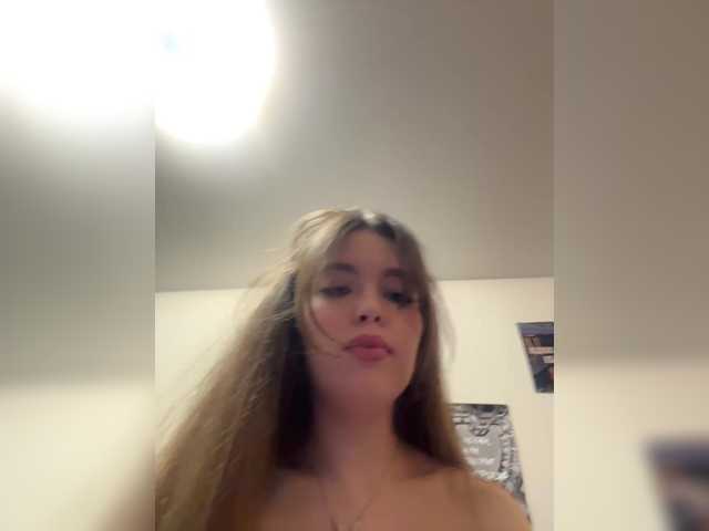 LadyEmily's BongaCams show and profile