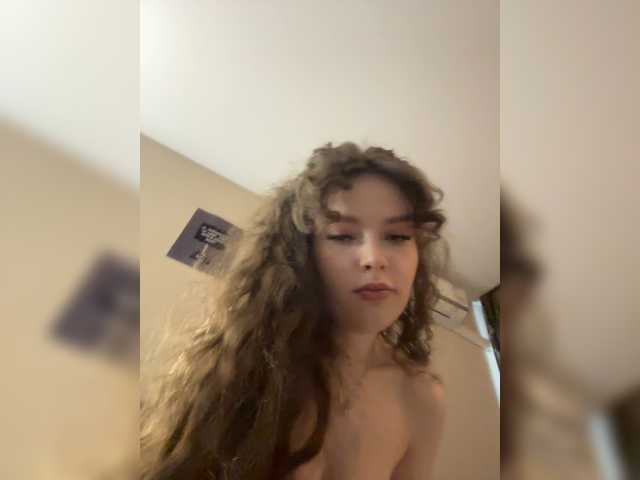 Live трансляция YourLadyyy - Runet.cam