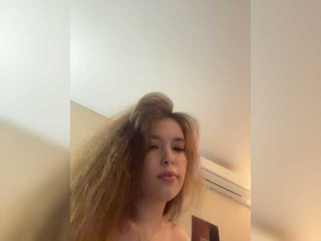 Live трансляция YourLadyyy - Runet.cam
