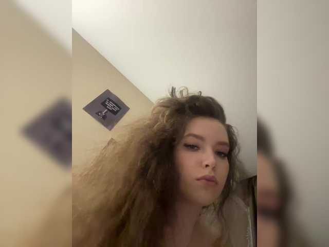 Live трансляция YourLadyyy - Runet.cam