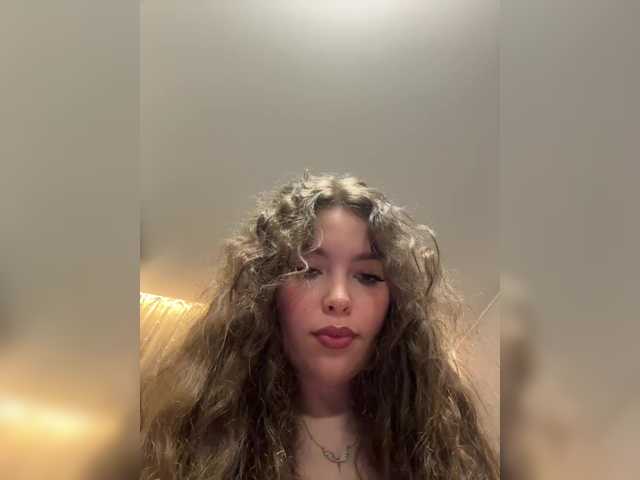 LadyEmily's BongaCams show and profile