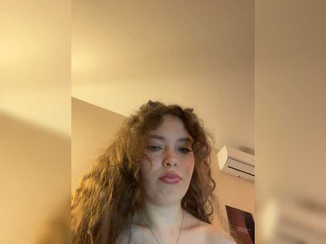 LadyEmily's BongaCams show and profile