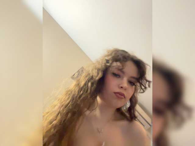 LadyEmily live cam on BongaCams